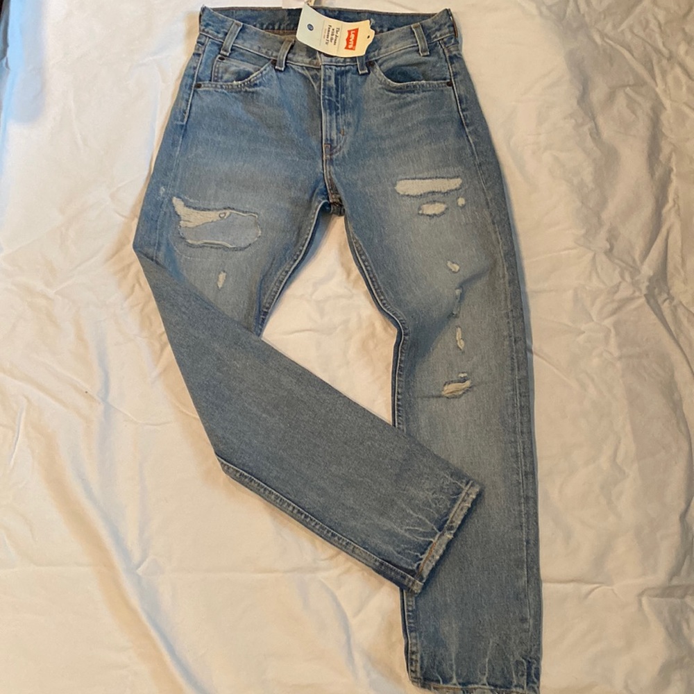 NWT Levi’s 505 Cropped Patched Jeans 27